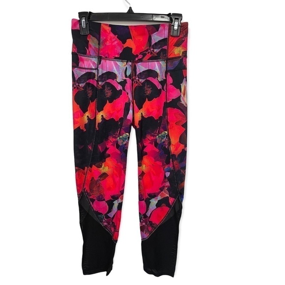 Athleta High Rise Mystique Chaturanga Floral Mesh Leg Capri, Pink, Black, Small - Picture 10 of 10
